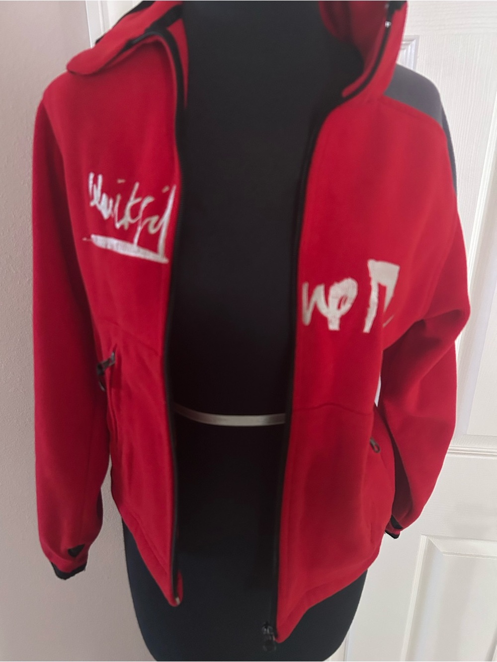 Quiksilver Red utility Fleece Jacket with Contrast Trim girls youth, size 10